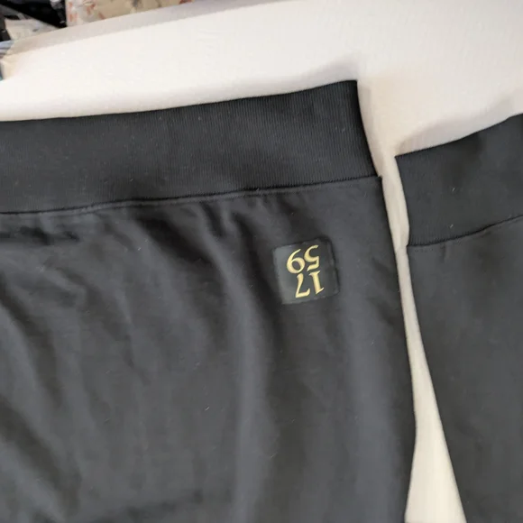 Sold - Picture 4 of 10